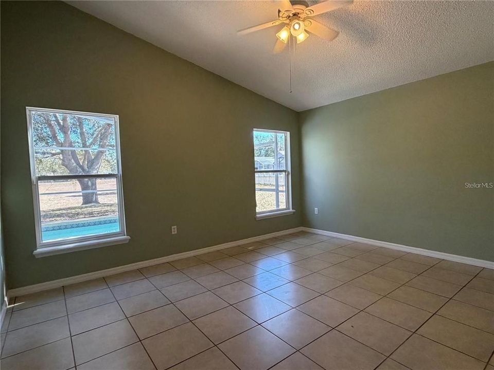 En Venta: $370,000 (5 camas, 2 baños, 1670 Pies cuadrados)