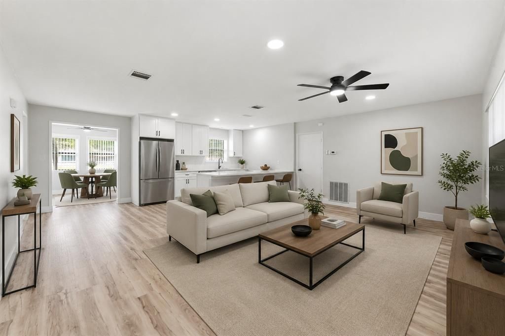 For Sale: $289,900 (2 beds, 1 baths, 1114 Square Feet)