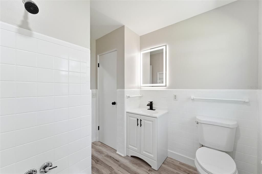 For Sale: $289,900 (2 beds, 1 baths, 1114 Square Feet)