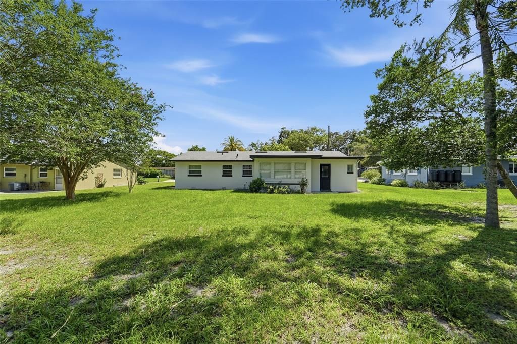 For Sale: $289,900 (2 beds, 1 baths, 1114 Square Feet)