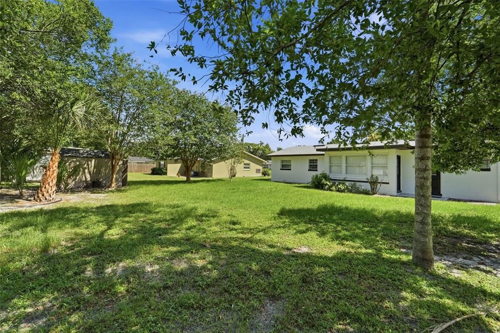 For Sale: $289,900 (2 beds, 1 baths, 1114 Square Feet)