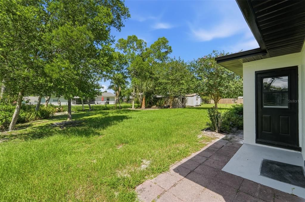 For Sale: $289,900 (2 beds, 1 baths, 1114 Square Feet)