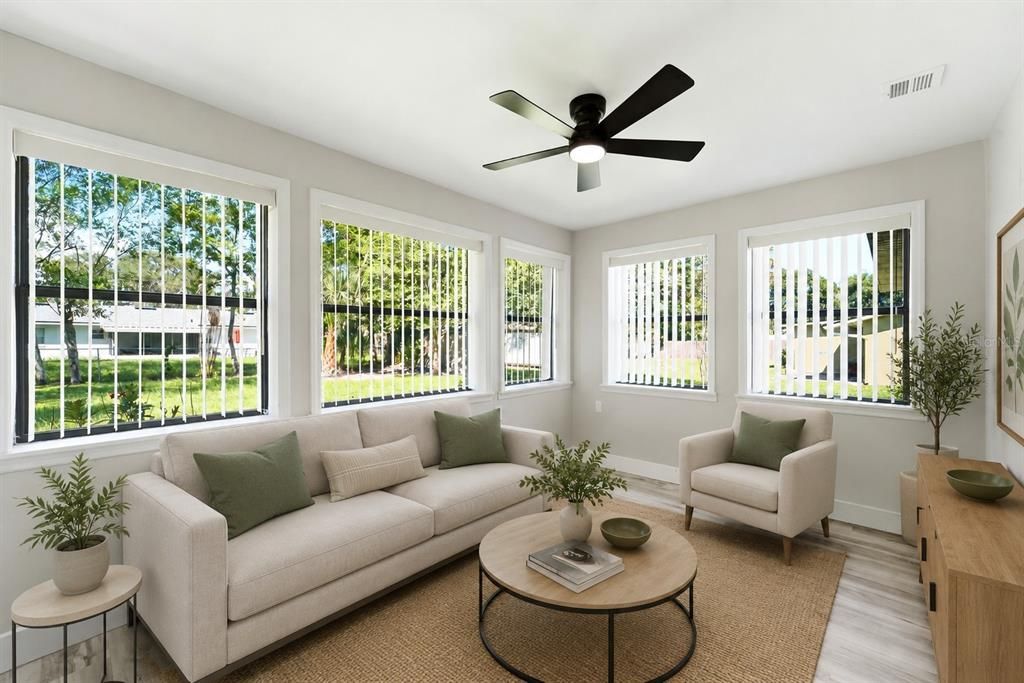 For Sale: $289,900 (2 beds, 1 baths, 1114 Square Feet)