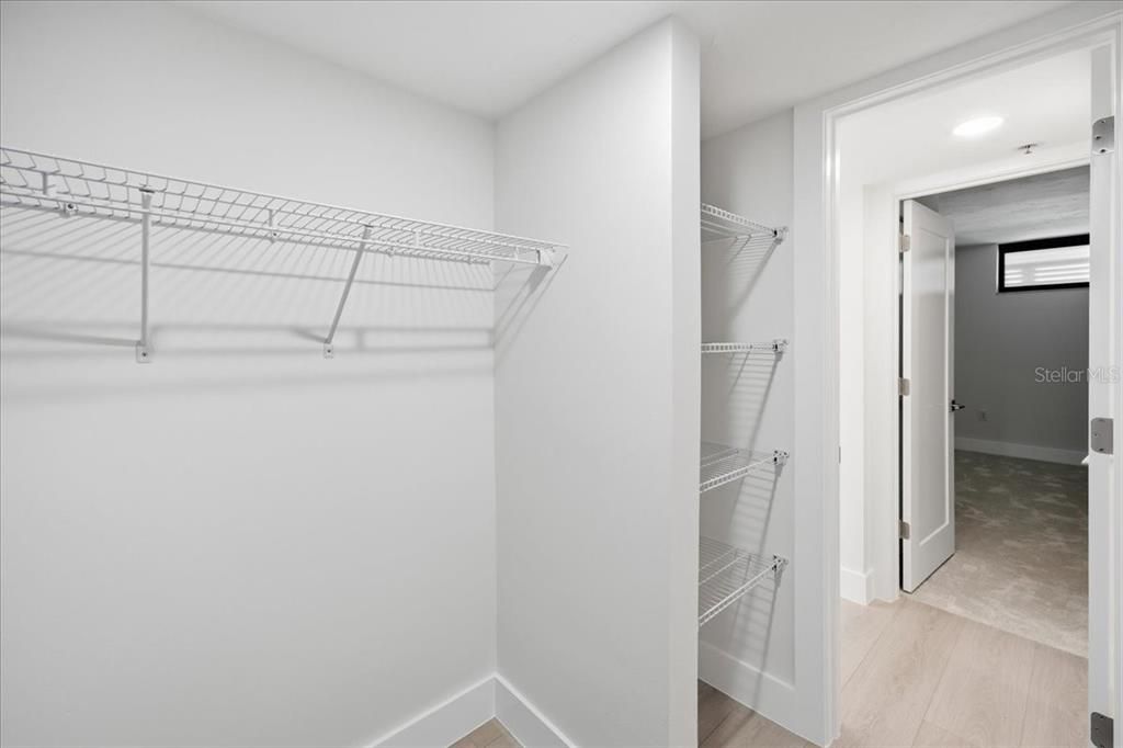 На продажу: $1,225,000 (2 спален, 2 ванн, 1288 Квадратных фут)