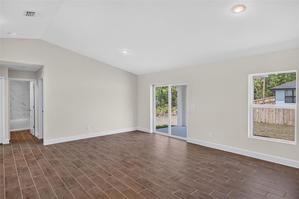 For Sale: $284,900 (3 beds, 2 baths, 1333 Square Feet)