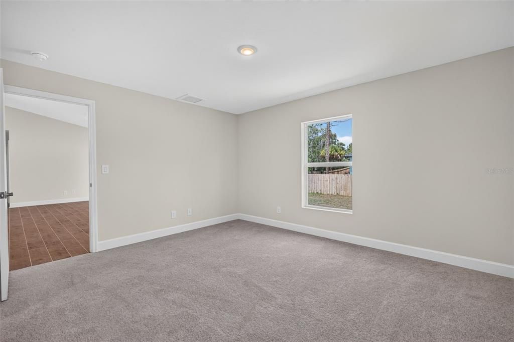 For Sale: $284,900 (3 beds, 2 baths, 1333 Square Feet)