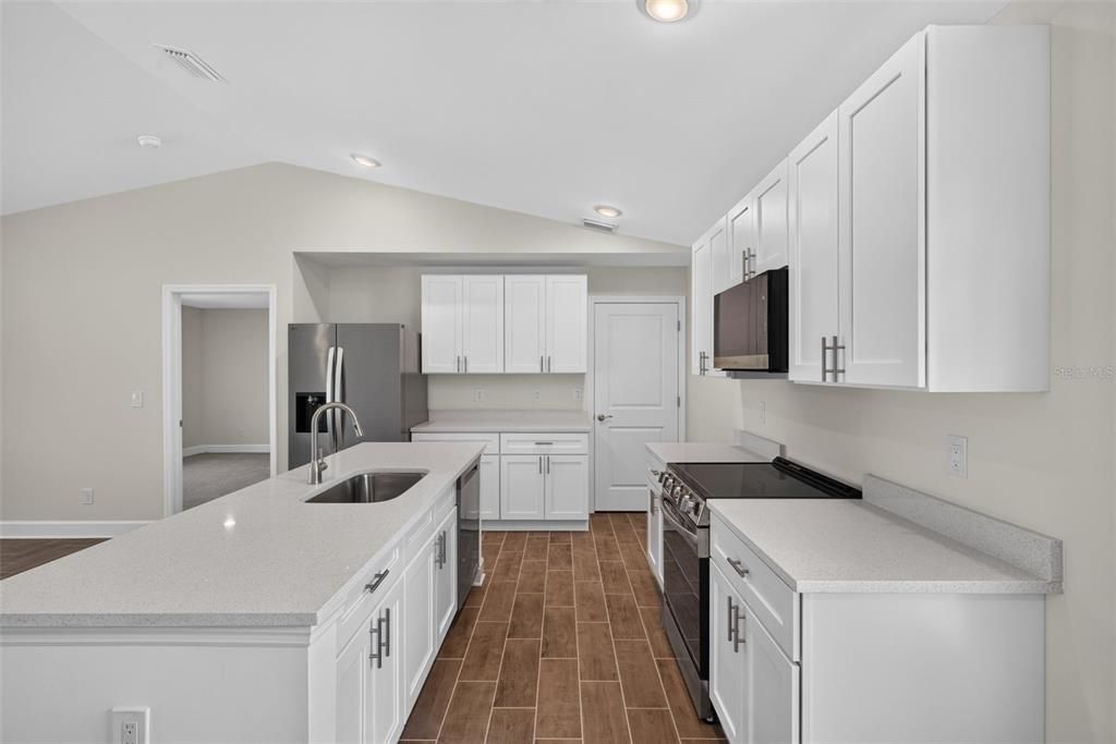 For Sale: $284,900 (3 beds, 2 baths, 1333 Square Feet)