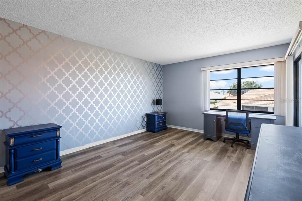 For Sale: $189,500 (2 beds, 2 baths, 1219 Square Feet)