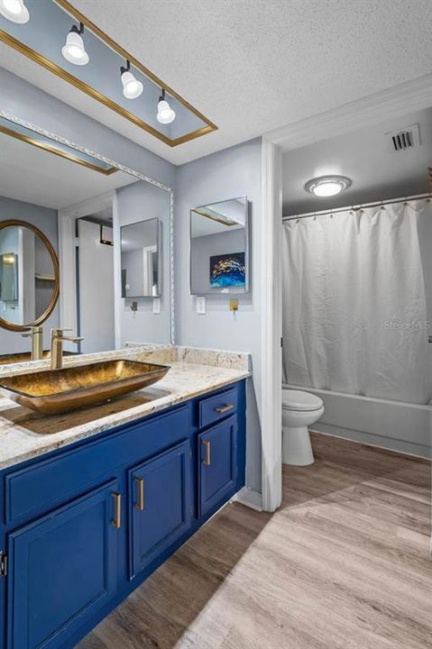 For Sale: $189,500 (2 beds, 2 baths, 1219 Square Feet)