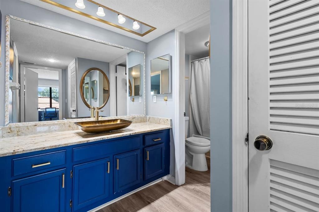 For Sale: $189,500 (2 beds, 2 baths, 1219 Square Feet)