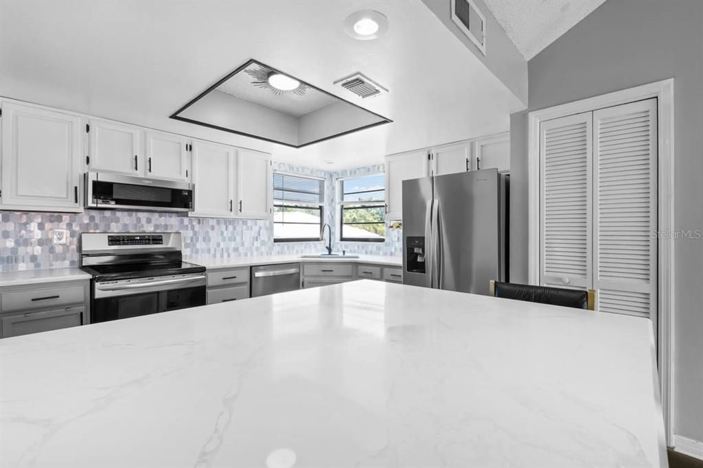 For Sale: $189,500 (2 beds, 2 baths, 1219 Square Feet)