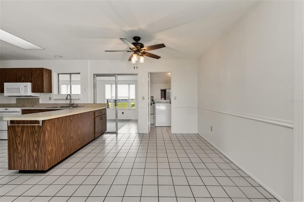 En Venta: $214,900 (2 camas, 2 baños, 1272 Pies cuadrados)