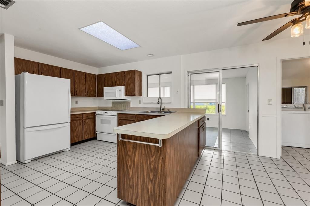 En Venta: $214,900 (2 camas, 2 baños, 1272 Pies cuadrados)
