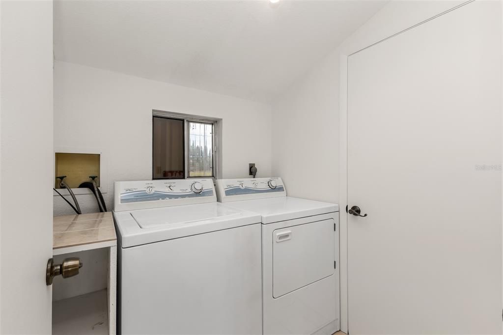 En Venta: $214,900 (2 camas, 2 baños, 1272 Pies cuadrados)