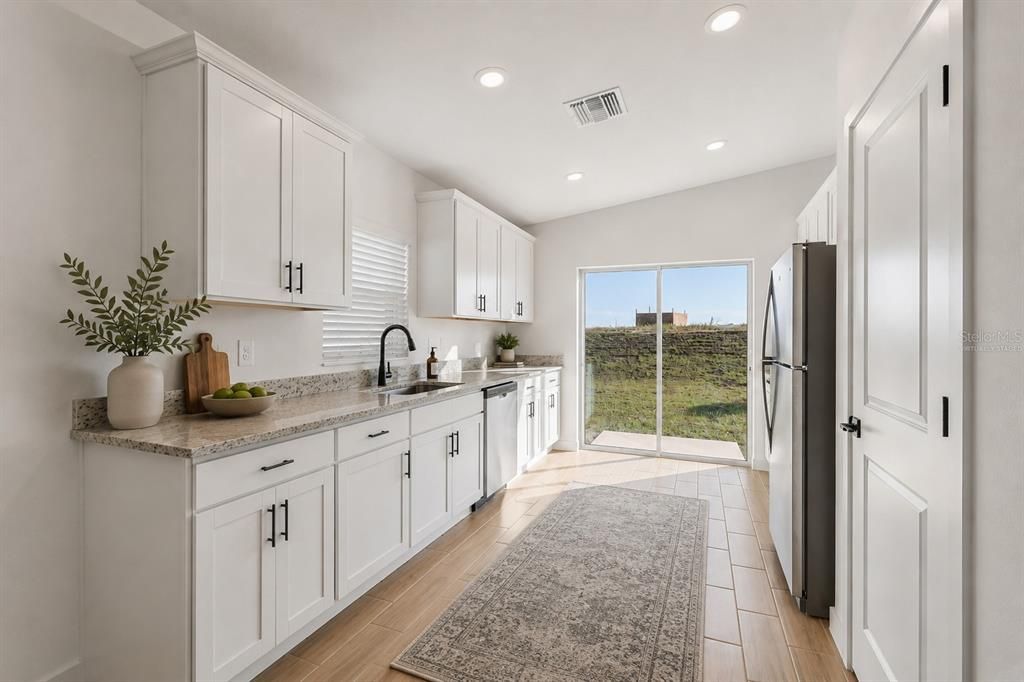 For Sale: $292,900 (2 beds, 2 baths, 1032 Square Feet)