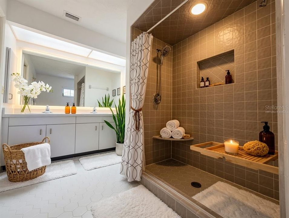 For Rent: $2,600 (3 beds, 2 baths, 2829 Square Feet)