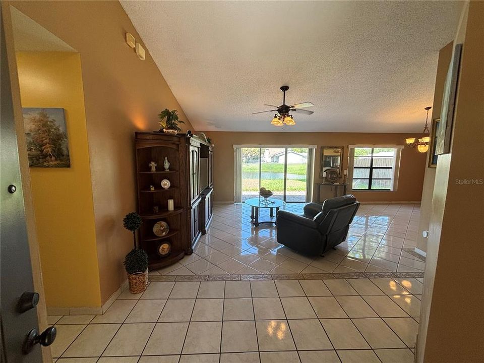 Active With Contract: $350,000 (3 beds, 2 baths, 1246 Square Feet)