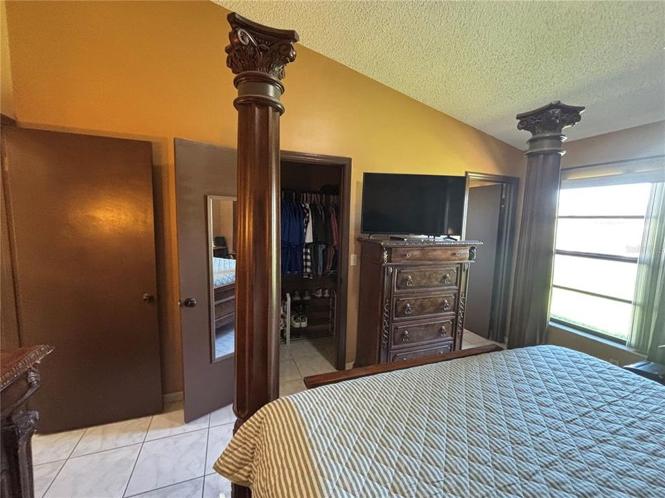 Active With Contract: $350,000 (3 beds, 2 baths, 1246 Square Feet)