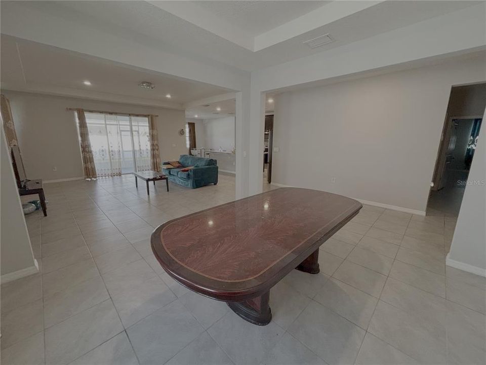 For Rent: $2,395 (4 beds, 3 baths, 2843 Square Feet)