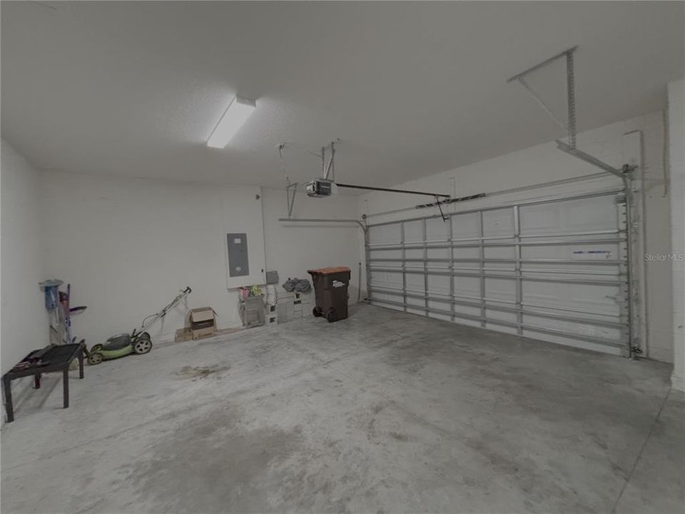 For Rent: $2,395 (4 beds, 3 baths, 2843 Square Feet)