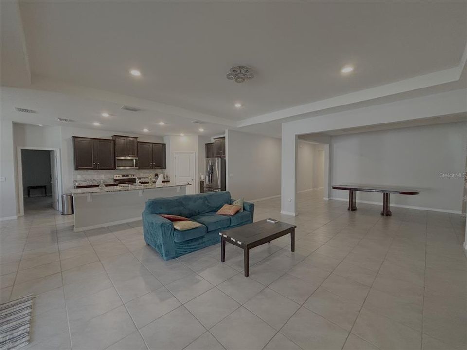 For Rent: $2,395 (4 beds, 3 baths, 2843 Square Feet)