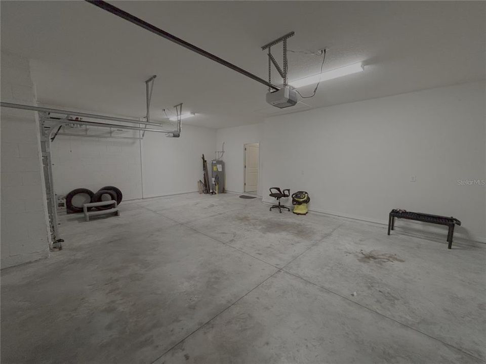 For Rent: $2,395 (4 beds, 3 baths, 2843 Square Feet)