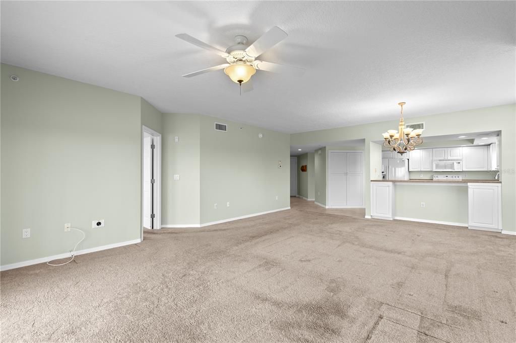 En Venta: $420,000 (3 camas, 2 baños, 1800 Pies cuadrados)