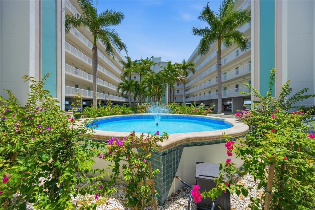 En Venta: $750,000 (2 camas, 2 baños, 870 Pies cuadrados)