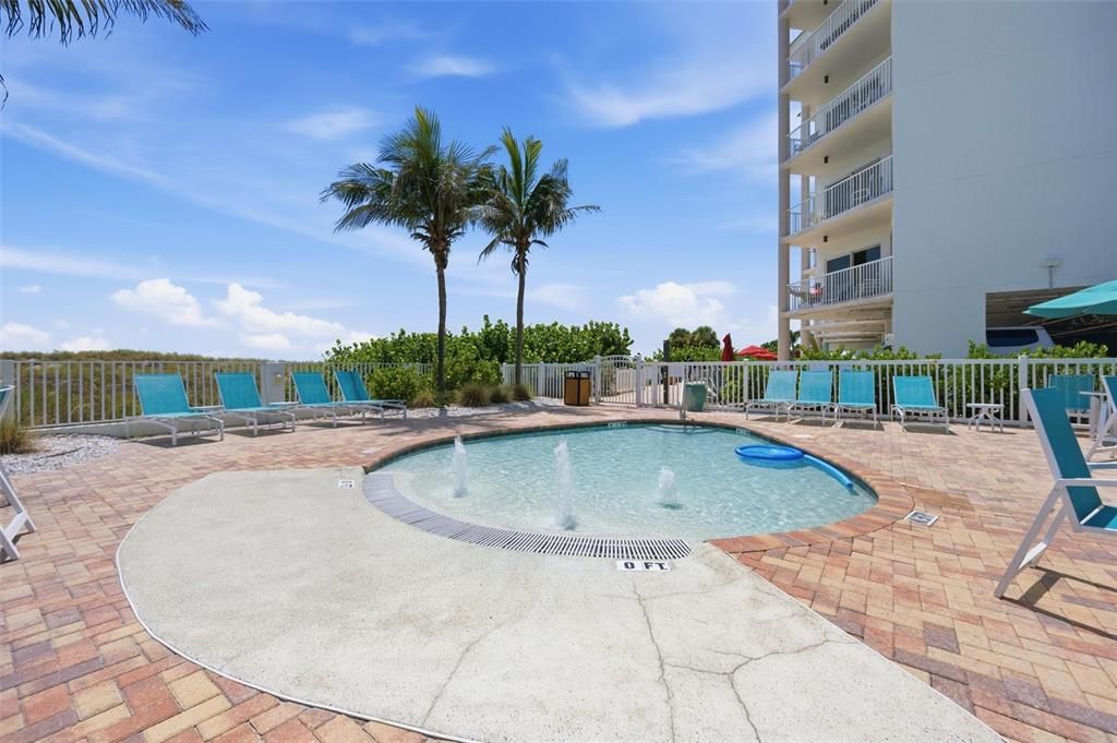 En Venta: $750,000 (2 camas, 2 baños, 870 Pies cuadrados)