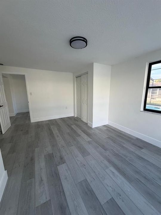Activo con contrato: $399,990 (4 camas, 3 baños, 2002 Pies cuadrados)