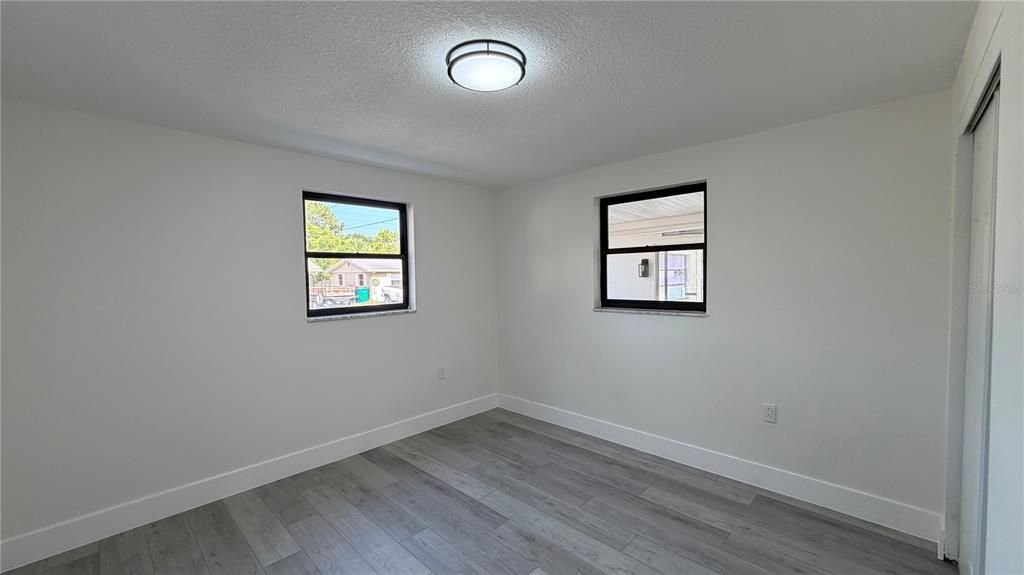 Activo con contrato: $399,990 (4 camas, 3 baños, 2002 Pies cuadrados)
