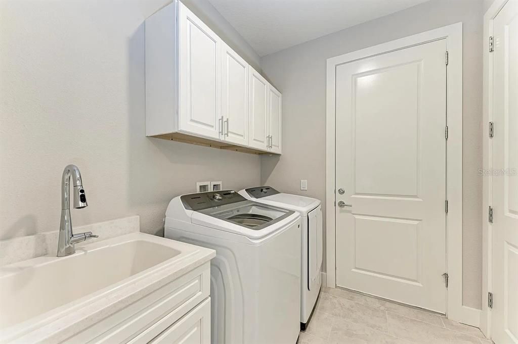 For Rent: $5,000 (3 beds, 2 baths, 1897 Square Feet)