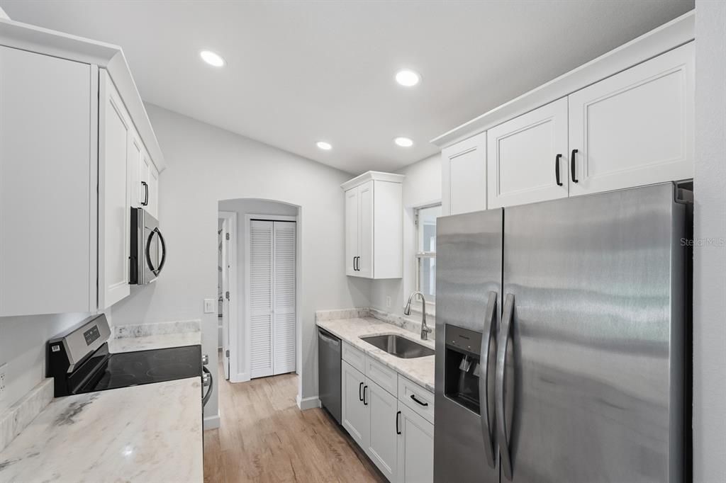 For Sale: $269,900 (3 beds, 2 baths, 1197 Square Feet)