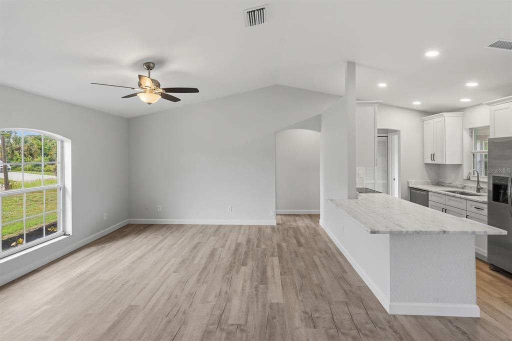 For Sale: $269,900 (3 beds, 2 baths, 1197 Square Feet)