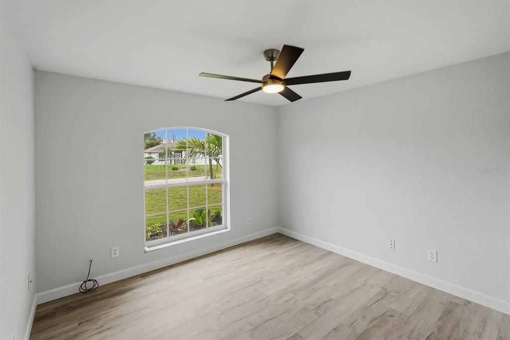 For Sale: $269,900 (3 beds, 2 baths, 1197 Square Feet)