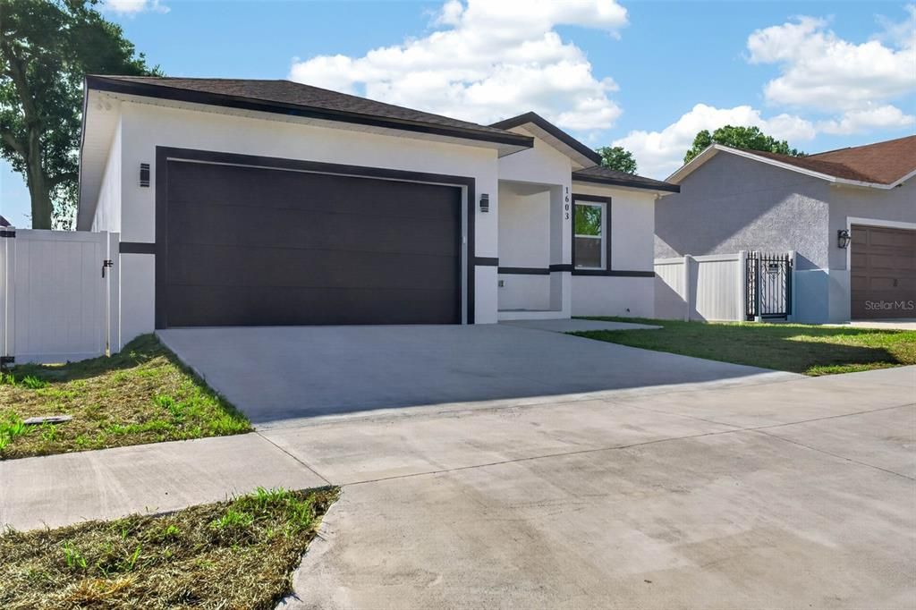 For Sale: $465,000 (4 beds, 3 baths, 2315 Square Feet)