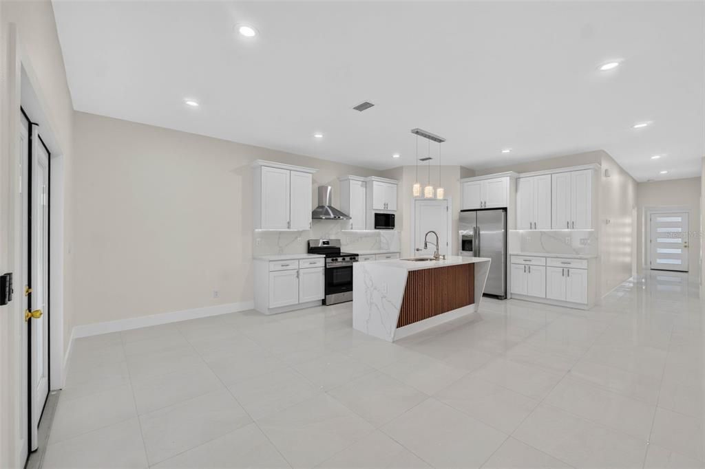 For Sale: $465,000 (4 beds, 3 baths, 2315 Square Feet)