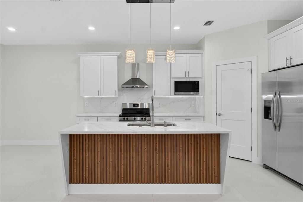 For Sale: $465,000 (4 beds, 3 baths, 2315 Square Feet)