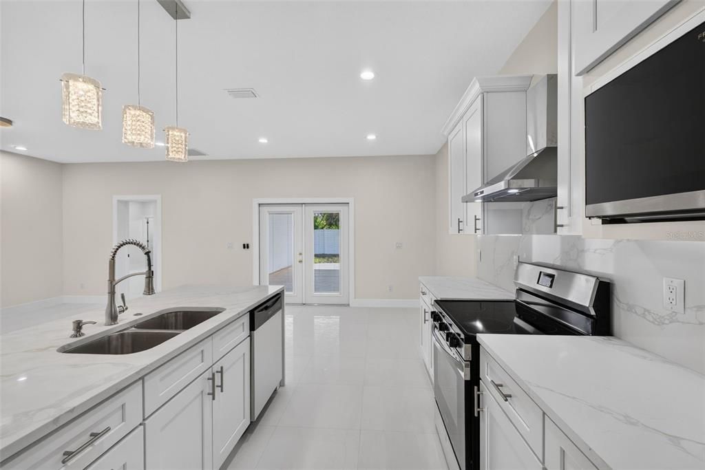 For Sale: $465,000 (4 beds, 3 baths, 2315 Square Feet)
