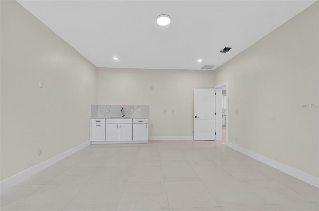 For Sale: $465,000 (4 beds, 3 baths, 2315 Square Feet)