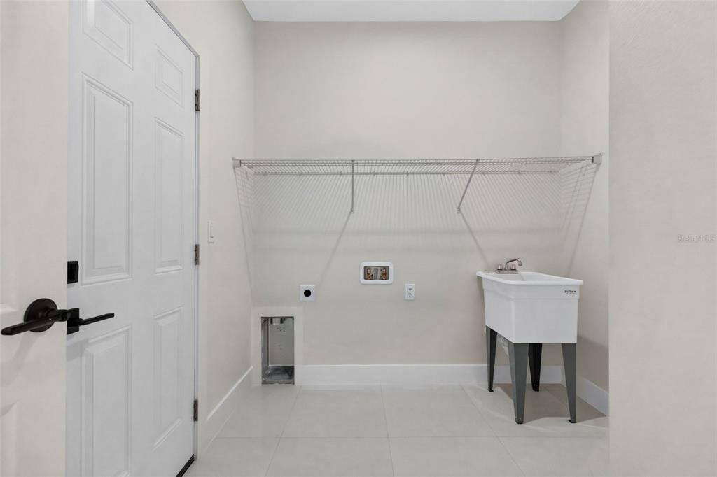 For Sale: $465,000 (4 beds, 3 baths, 2315 Square Feet)