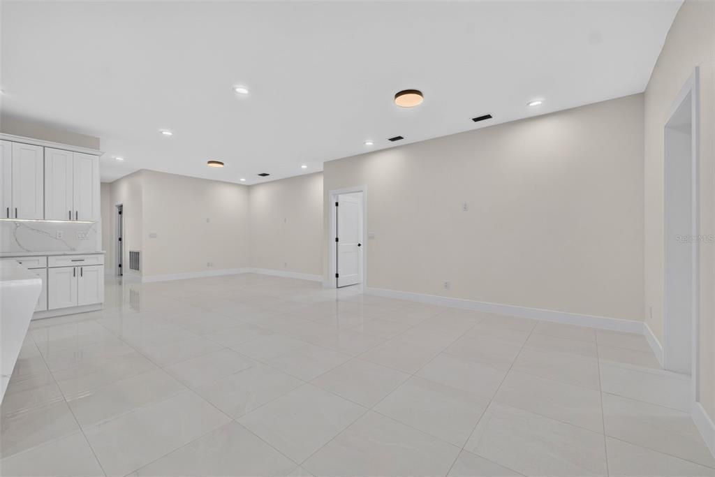 For Sale: $465,000 (4 beds, 3 baths, 2315 Square Feet)
