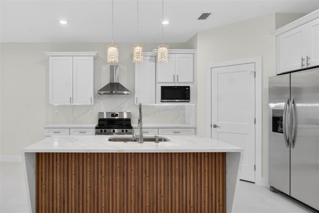 For Sale: $465,000 (4 beds, 3 baths, 2315 Square Feet)