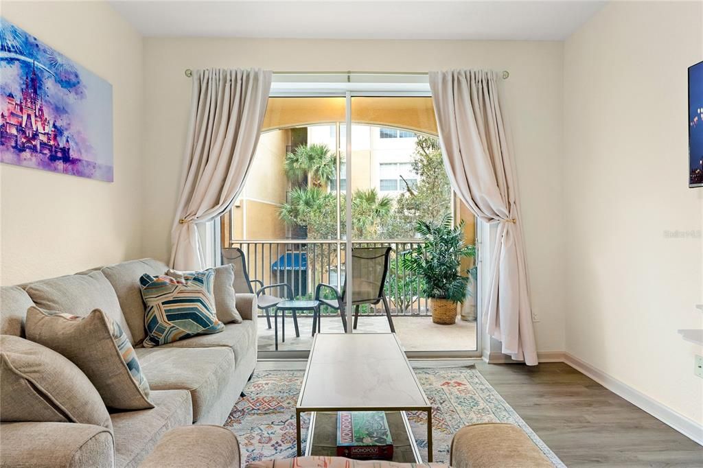 En Venta: $289,000 (2 camas, 2 baños, 1081 Pies cuadrados)
