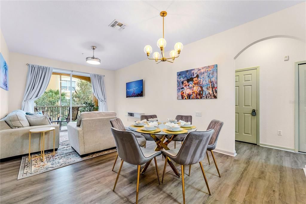 En Venta: $289,000 (2 camas, 2 baños, 1081 Pies cuadrados)