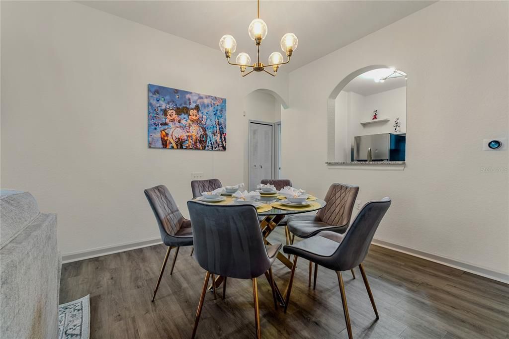 En Venta: $289,000 (2 camas, 2 baños, 1081 Pies cuadrados)