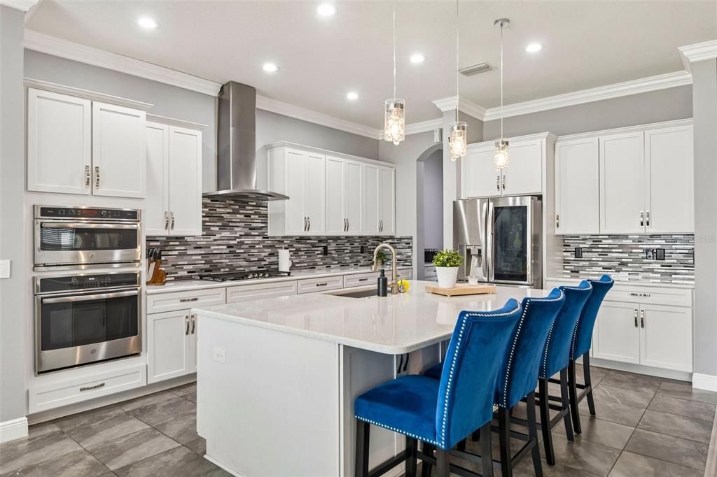 For Sale: $850,000 (5 beds, 5 baths, 4828 Square Feet)