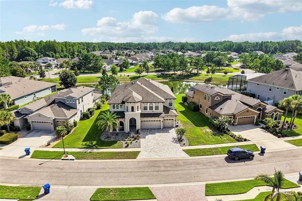 For Sale: $850,000 (5 beds, 5 baths, 4828 Square Feet)