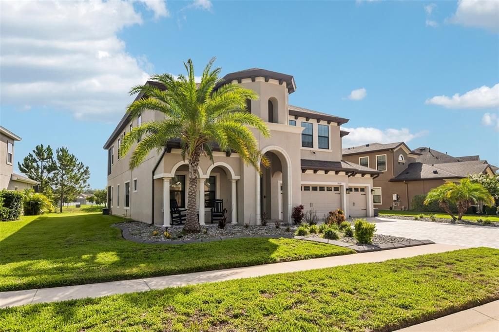 For Sale: $850,000 (5 beds, 5 baths, 4828 Square Feet)