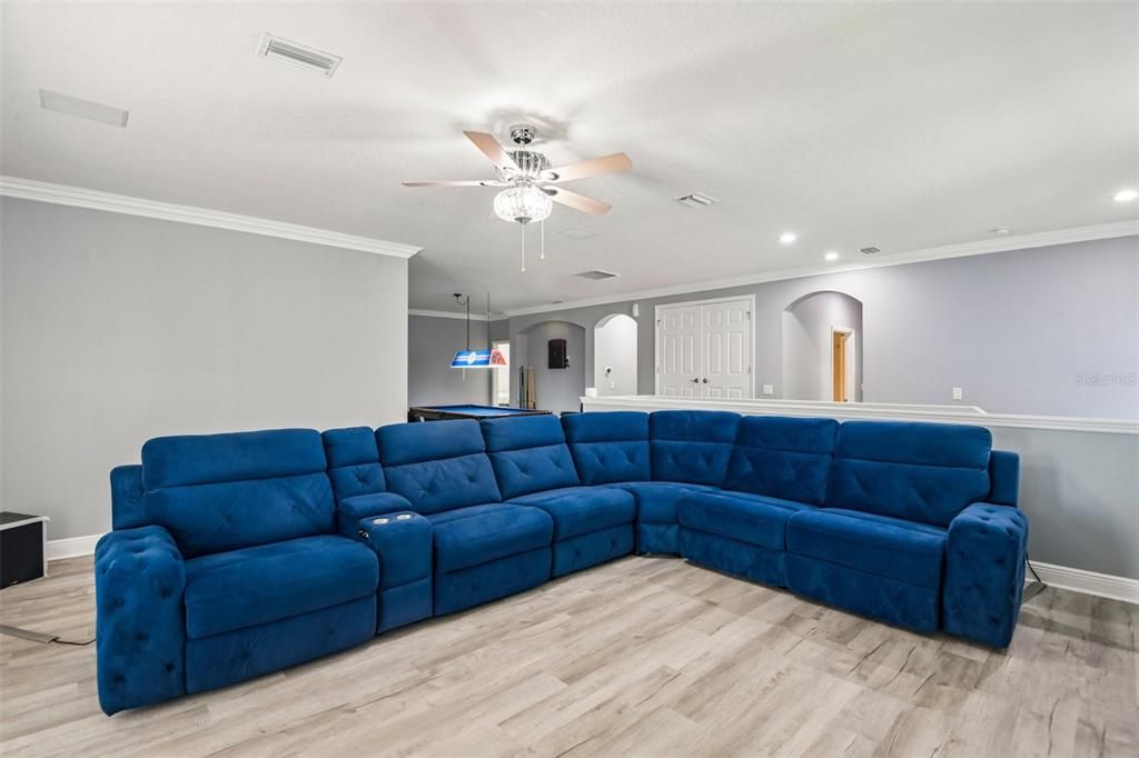 For Sale: $850,000 (5 beds, 5 baths, 4828 Square Feet)